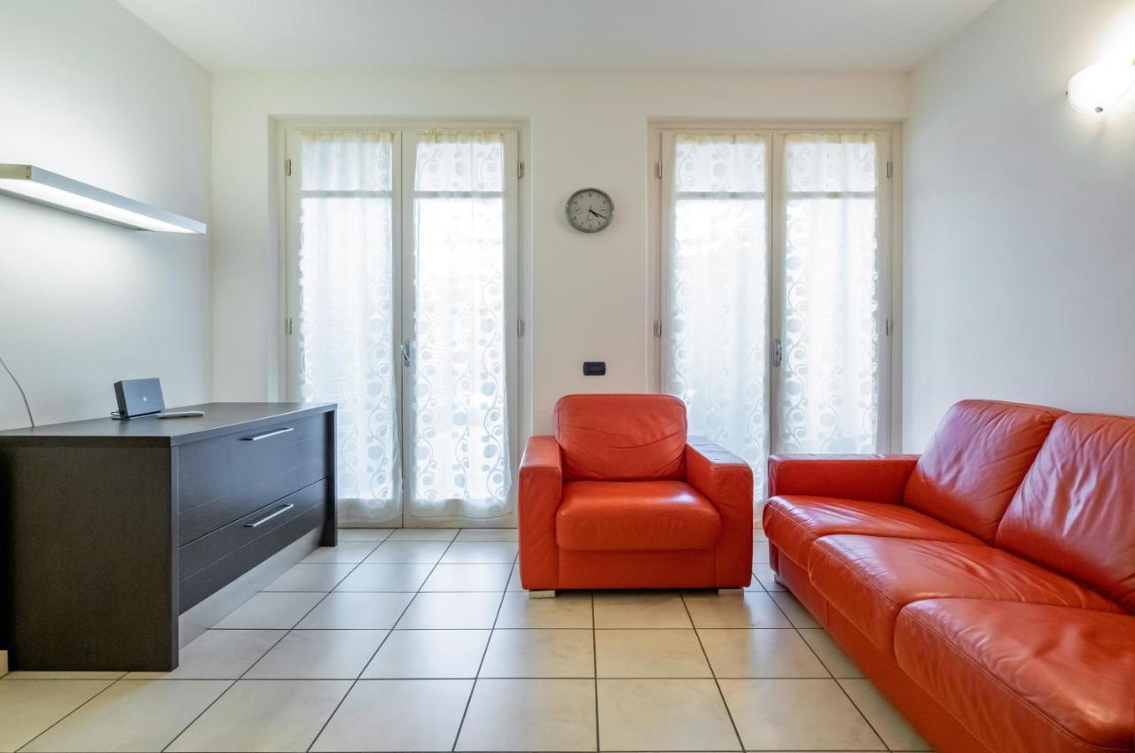 Ferienwohnung Piana Di Solaro Modern Flat & Swimming Pool Lerici Exterior foto